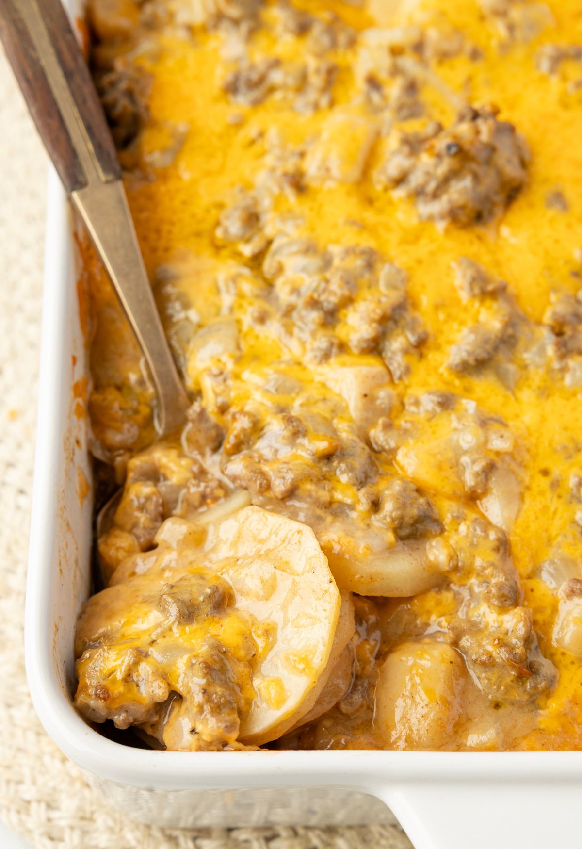 Easy Cheesy Hamburger Potato Casserole: Ultimate Comfort Food